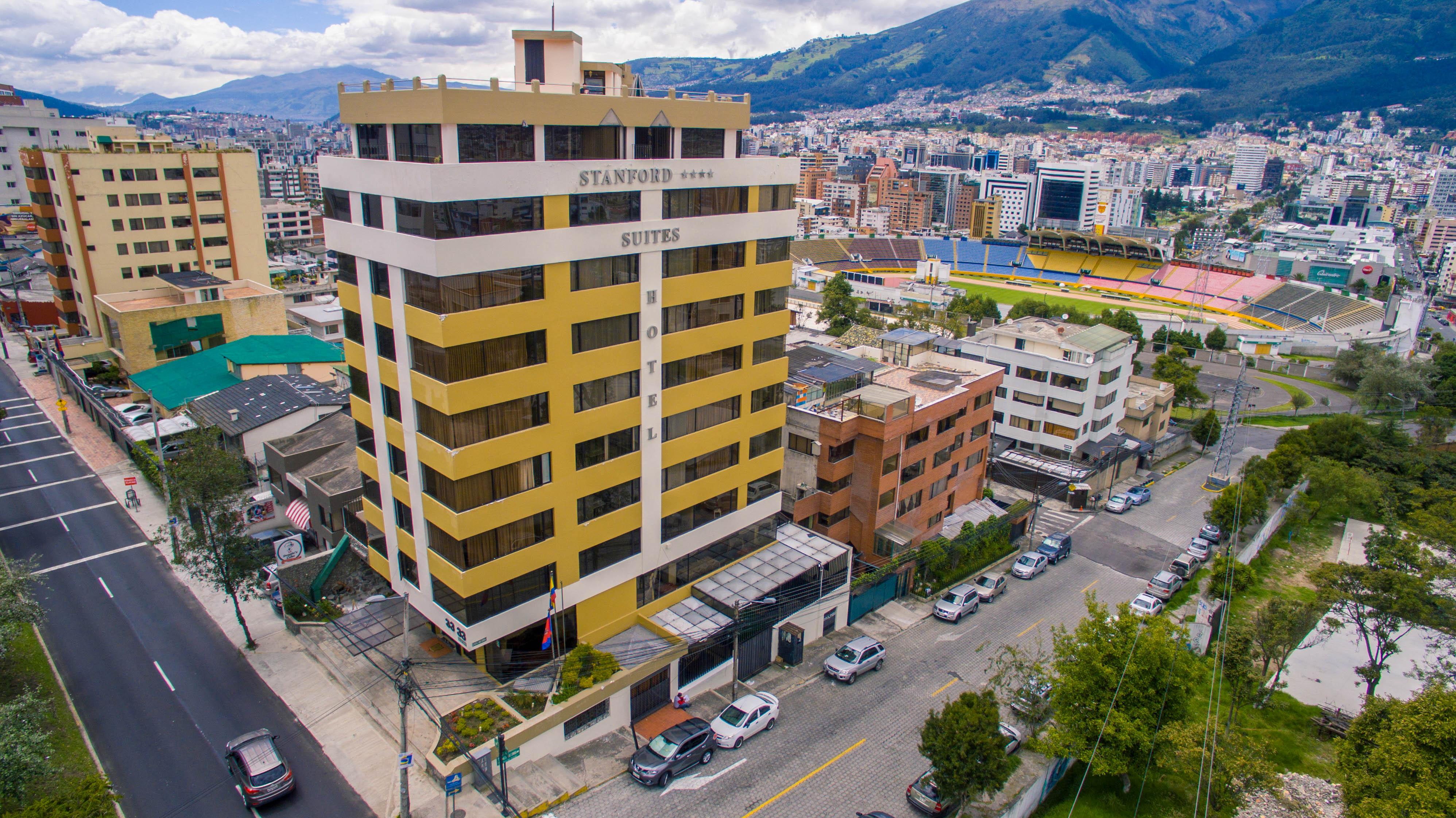Stanford Suites Hotel Quito Bagian luar foto